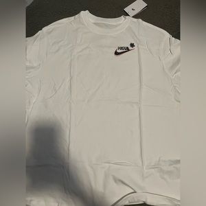 White/Black Nike boxy tshirt - Women’s XL